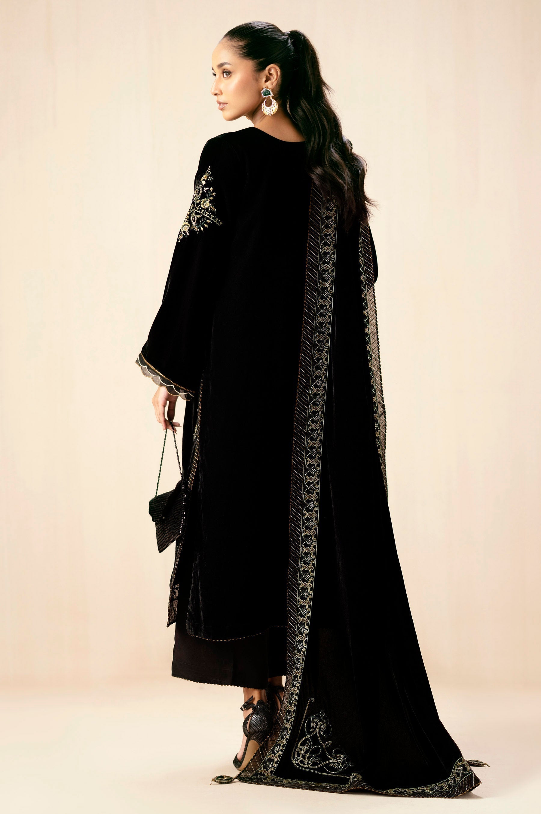 Zeen | Winter Collection | Velvet 23 - House Of Hania