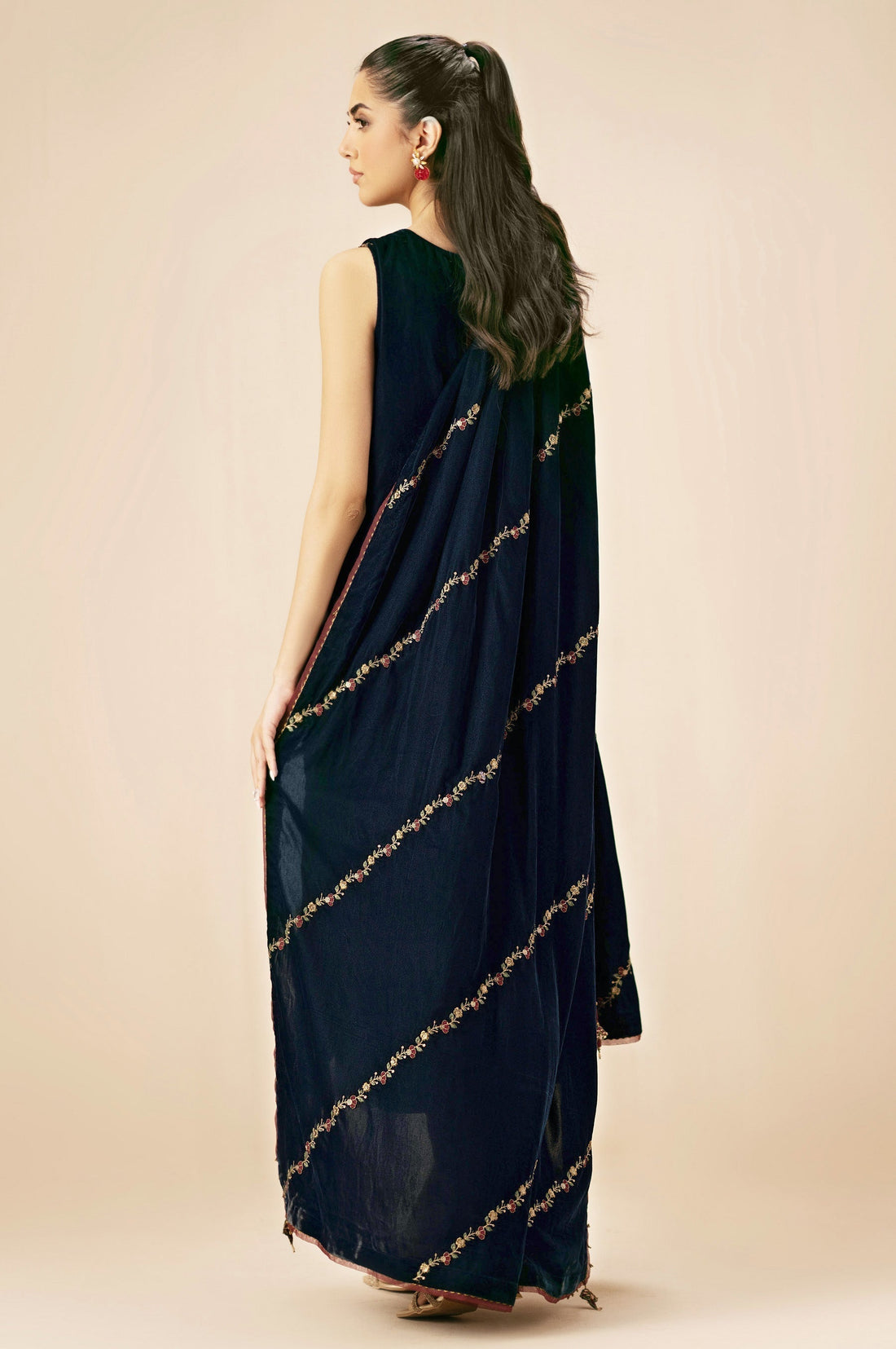 Zeen | Winter Collection | Velvet 24 - House Of Hania