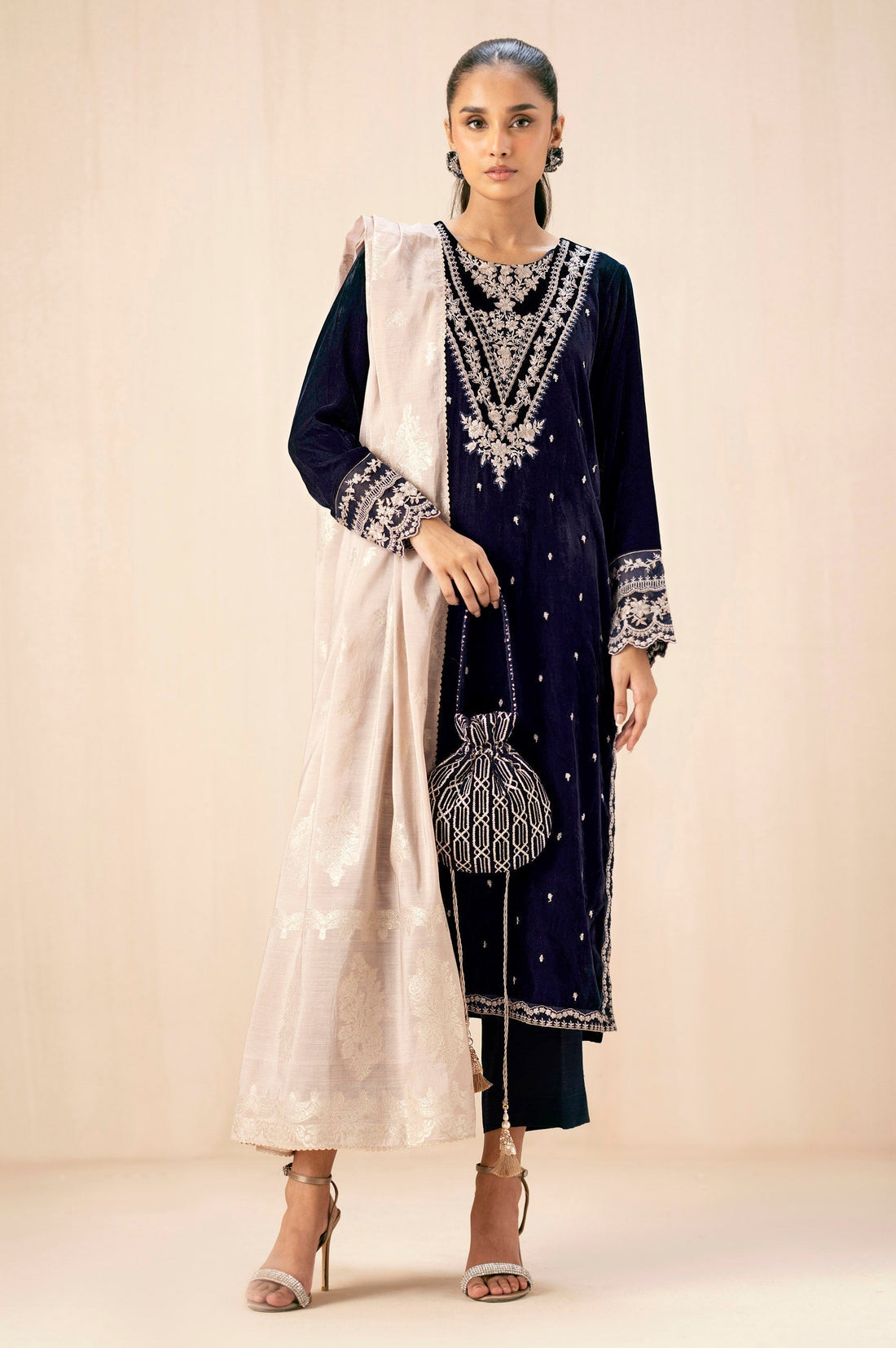 Zeen | Winter Collection | Velvet 26 - House Of Hania