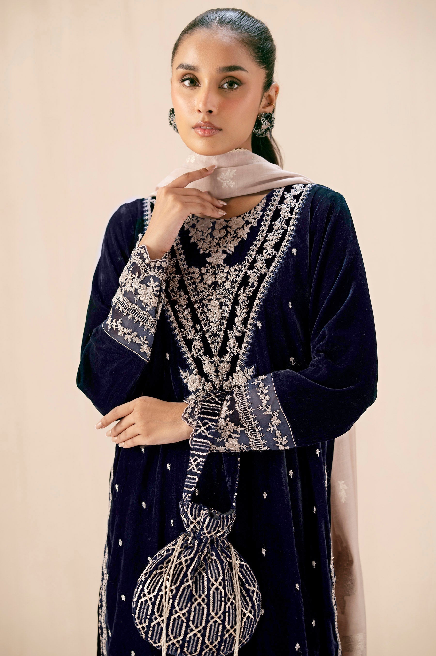 Zeen | Winter Collection | Velvet 26 - House Of Hania