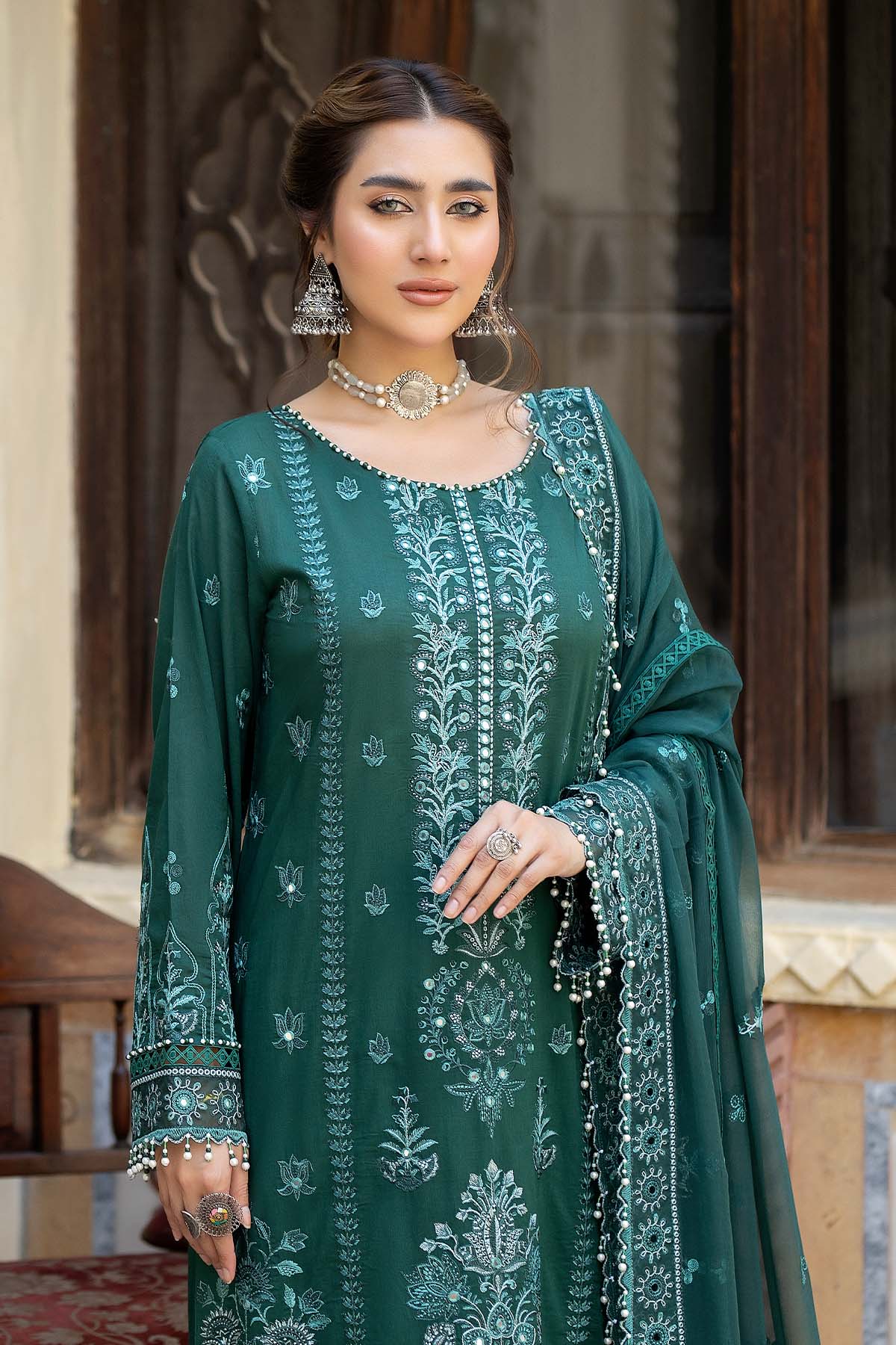 Raeesa Premium | Pankh Luxury Lawn | P -04