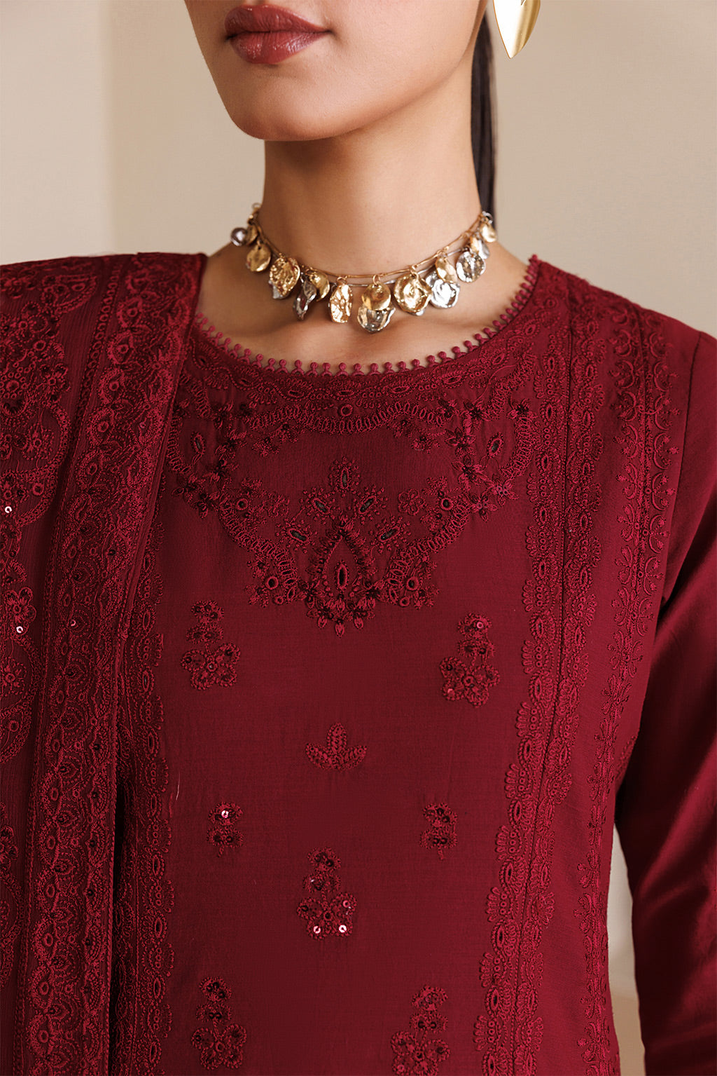 Emaan Adeel BAROQUE P0122 lawn outfit in maroon — embroidery close-up