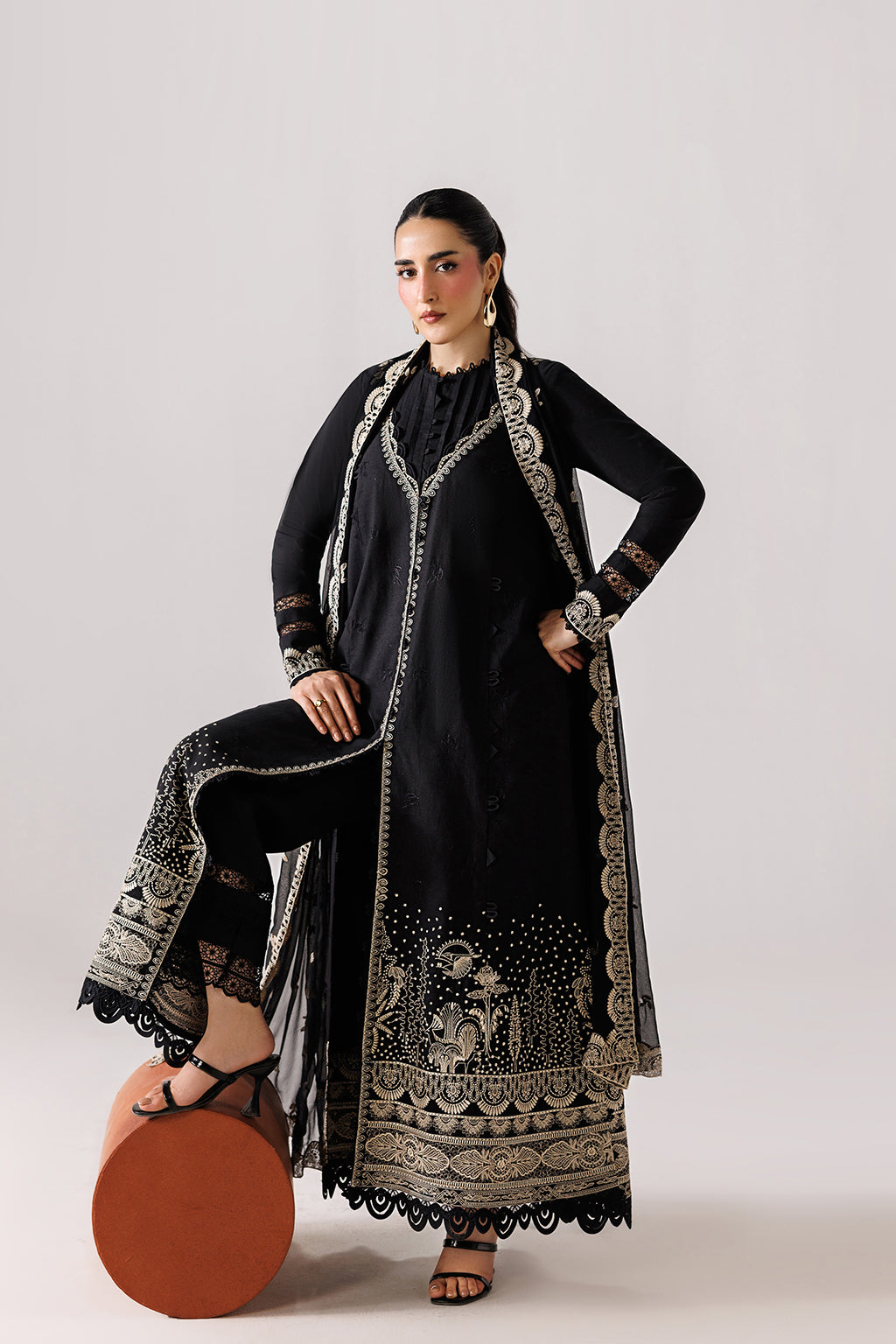 Emaan Adeel ELEVE P0138 lawn outfit in black — front view