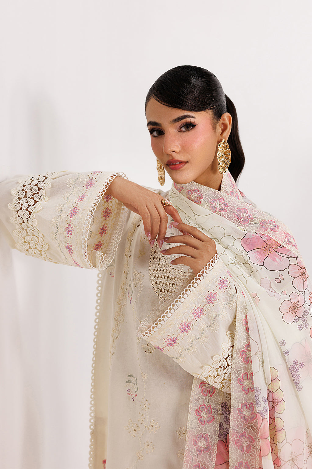 Emaan Adeel MINIMALISM P0024 lawn outfit in ivory with pink details — upper-body view