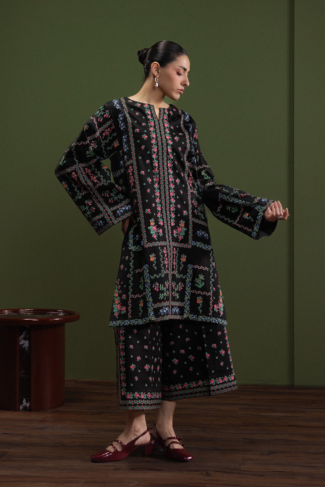 Model wearing Afrozeh Day Dream Ink shirt & trouser set