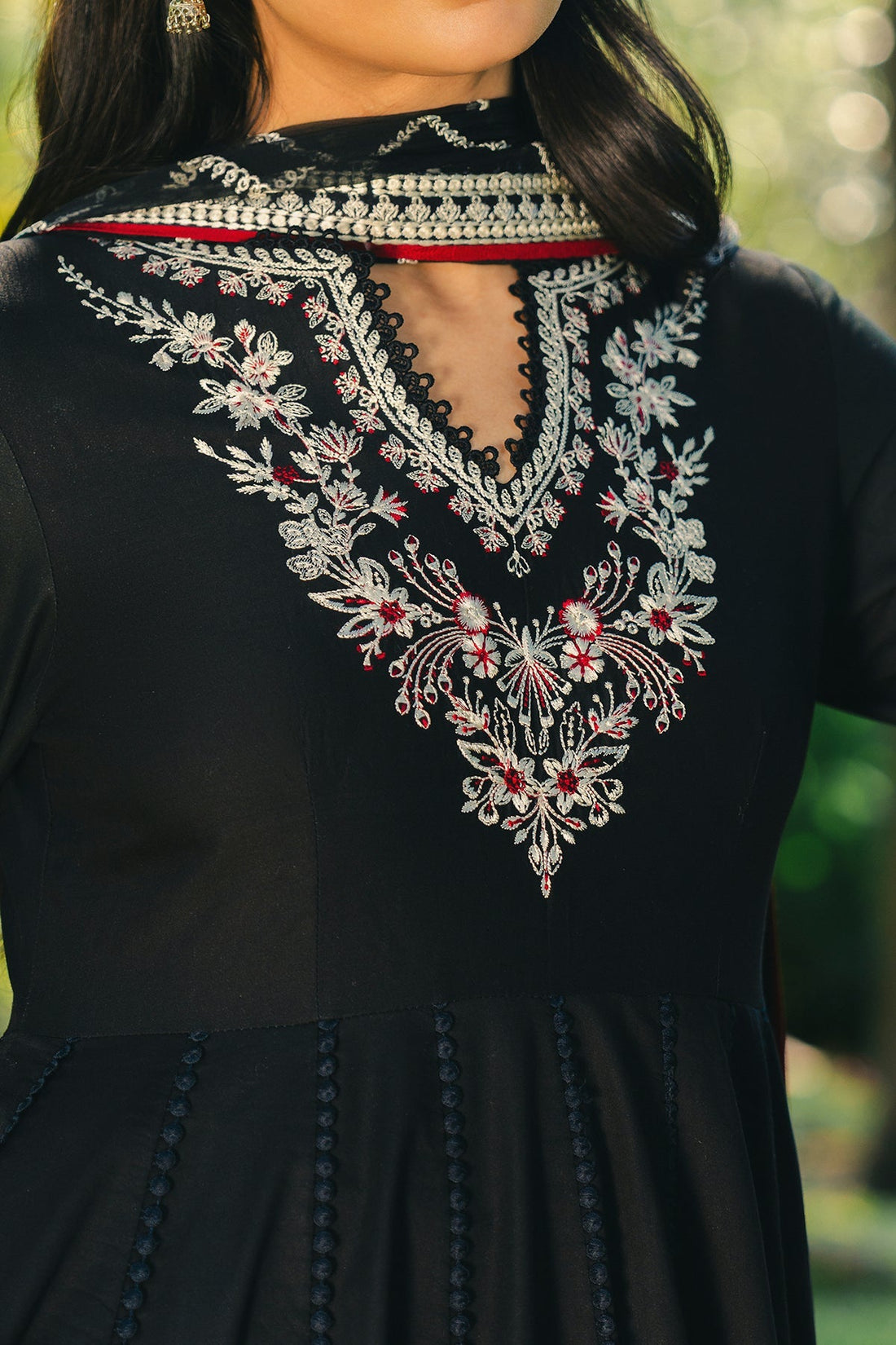 Model wearing Afrozeh Parizaad black shirt & trouser set