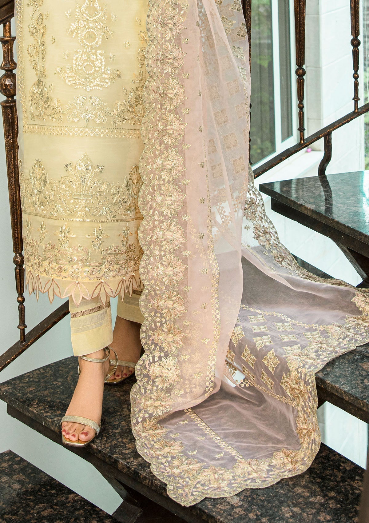 AIK-GLOSSIER - LOOK 09 - House Of Hania