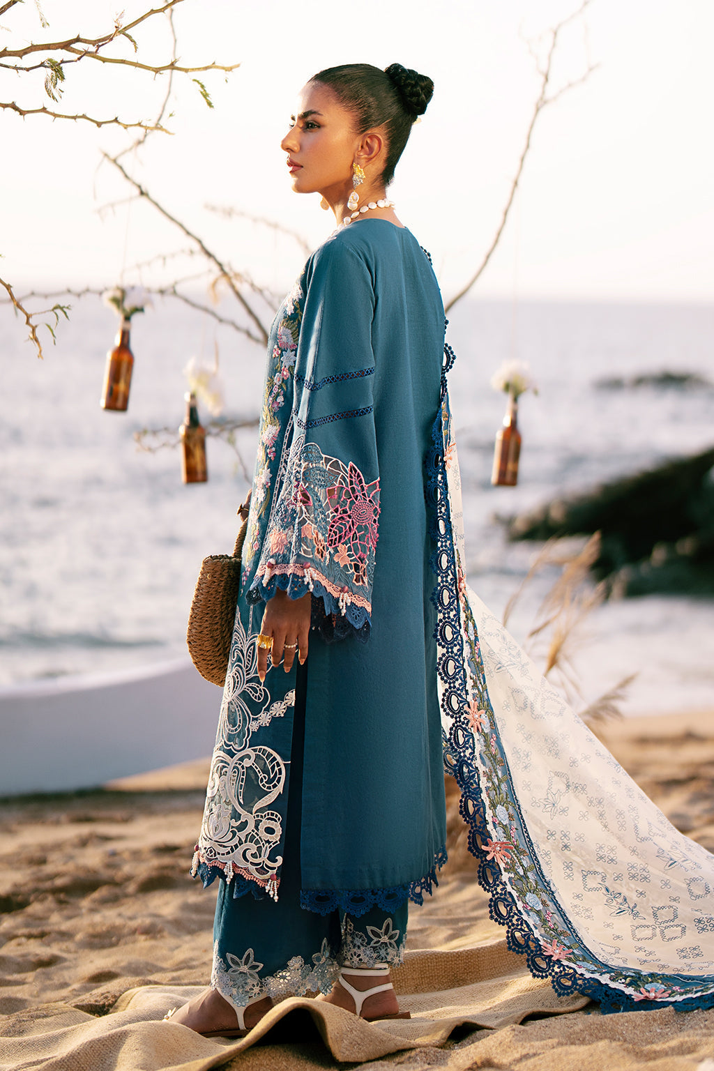 AJR Couture | Dastan Luxury Lawn 25 | Aura - House Of Hania