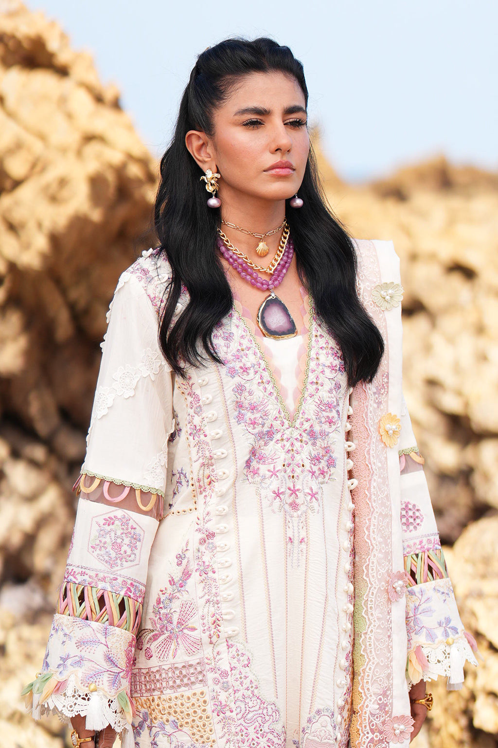 AJR Couture | Dastan Luxury Lawn 25 | Muse - House Of Hania