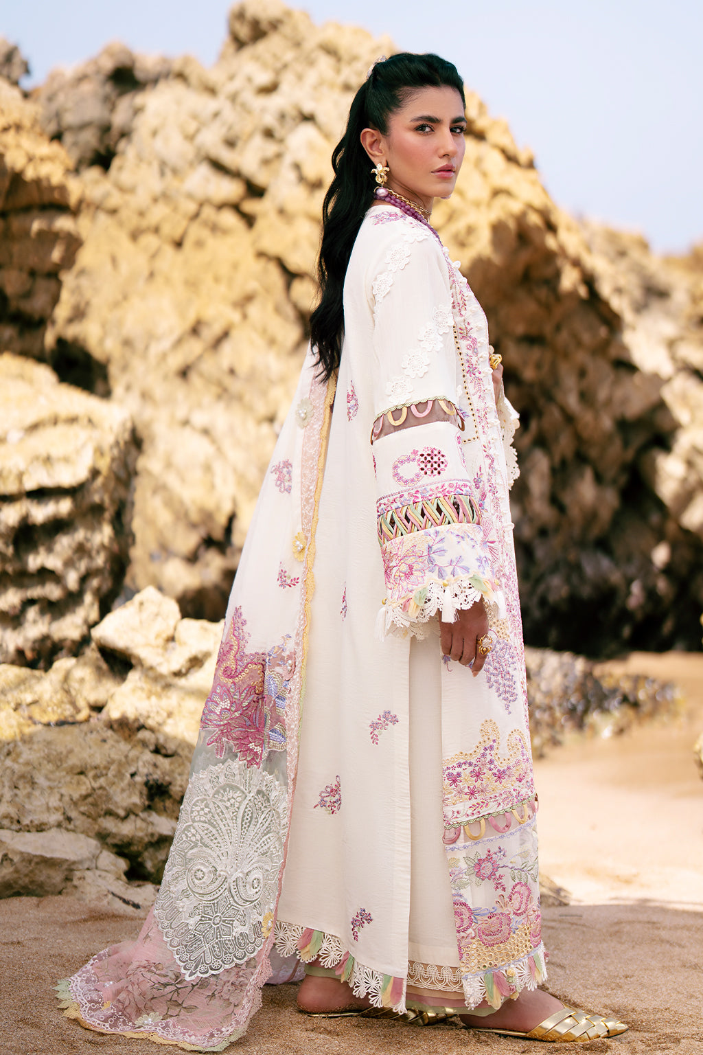 AJR Couture | Dastan Luxury Lawn 25 | Muse - House Of Hania
