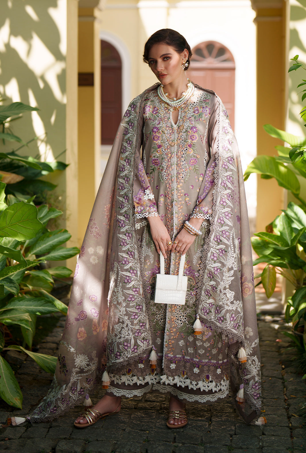 AJR Couture | Evara Luxury Lawn | Veya - House Of Hania