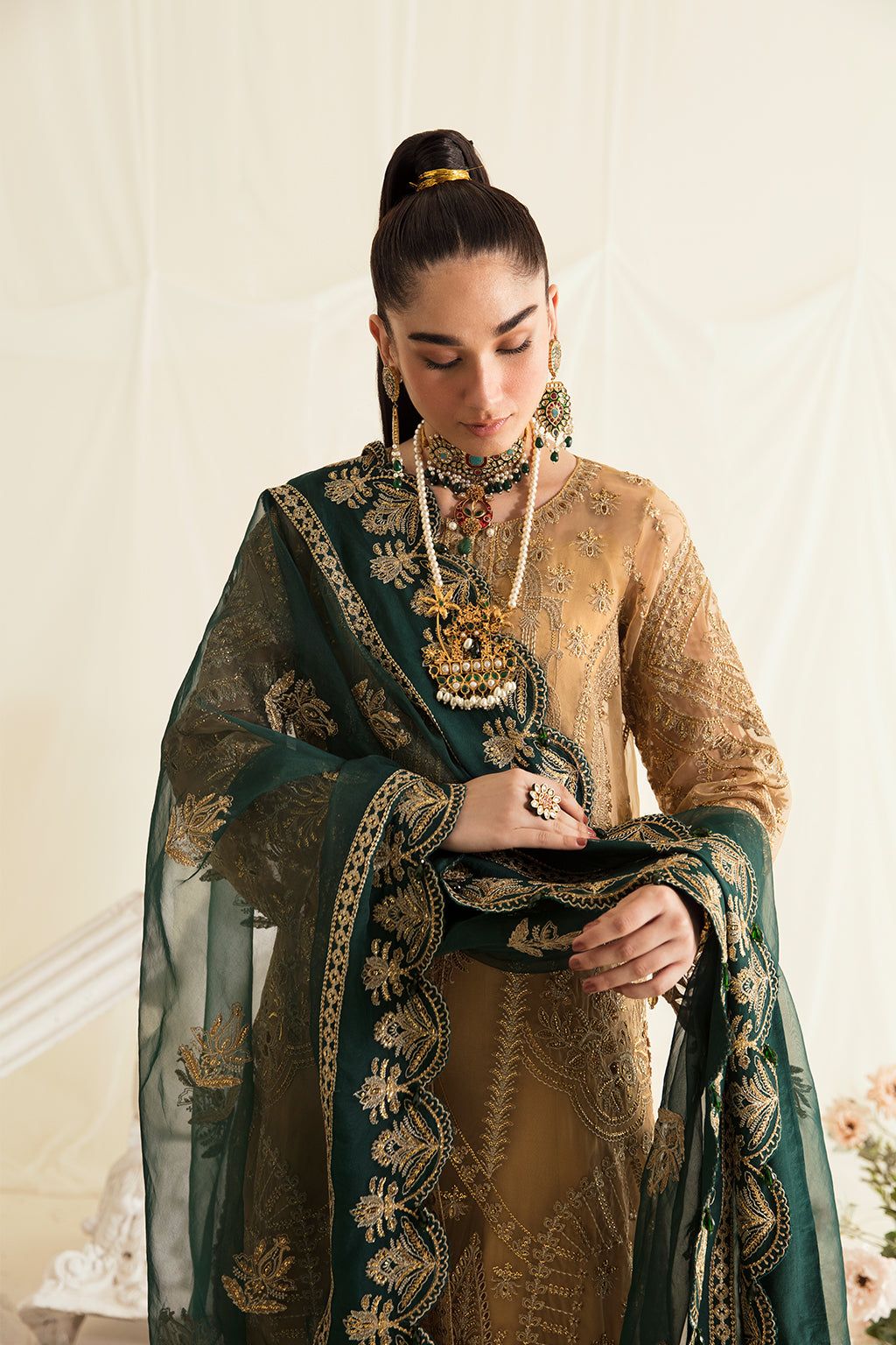 AYZEL | Clovera - House Of Hania