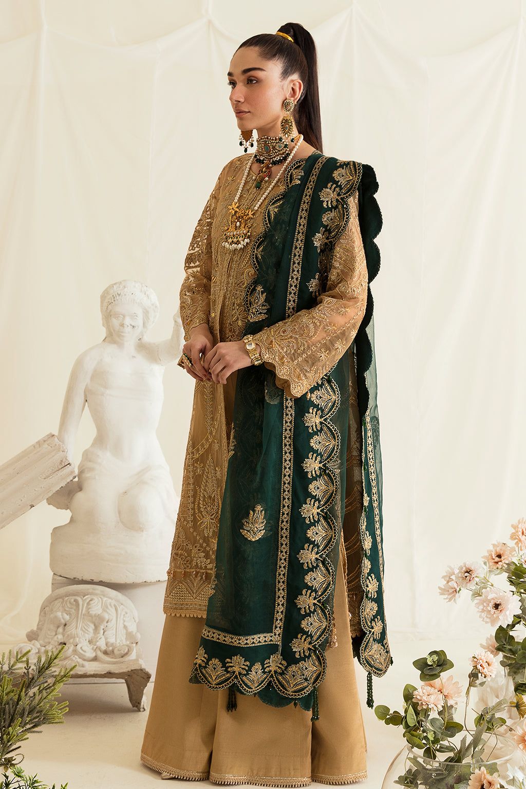 AYZEL | Clovera - House Of Hania