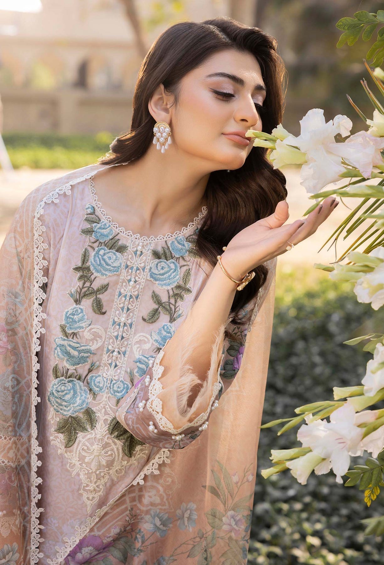 Adans Libas | Morzine Lawn 25 | MORZINE 07002 - House Of Hania