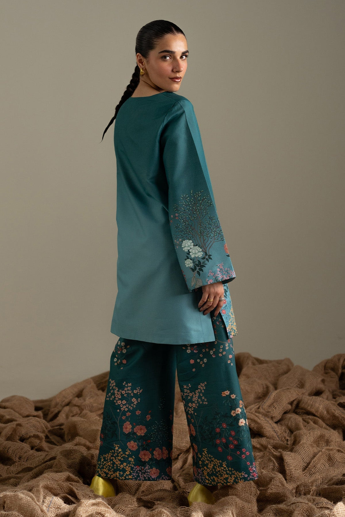 Afrozeh | Coords 25 | Frayed - House Of Hania