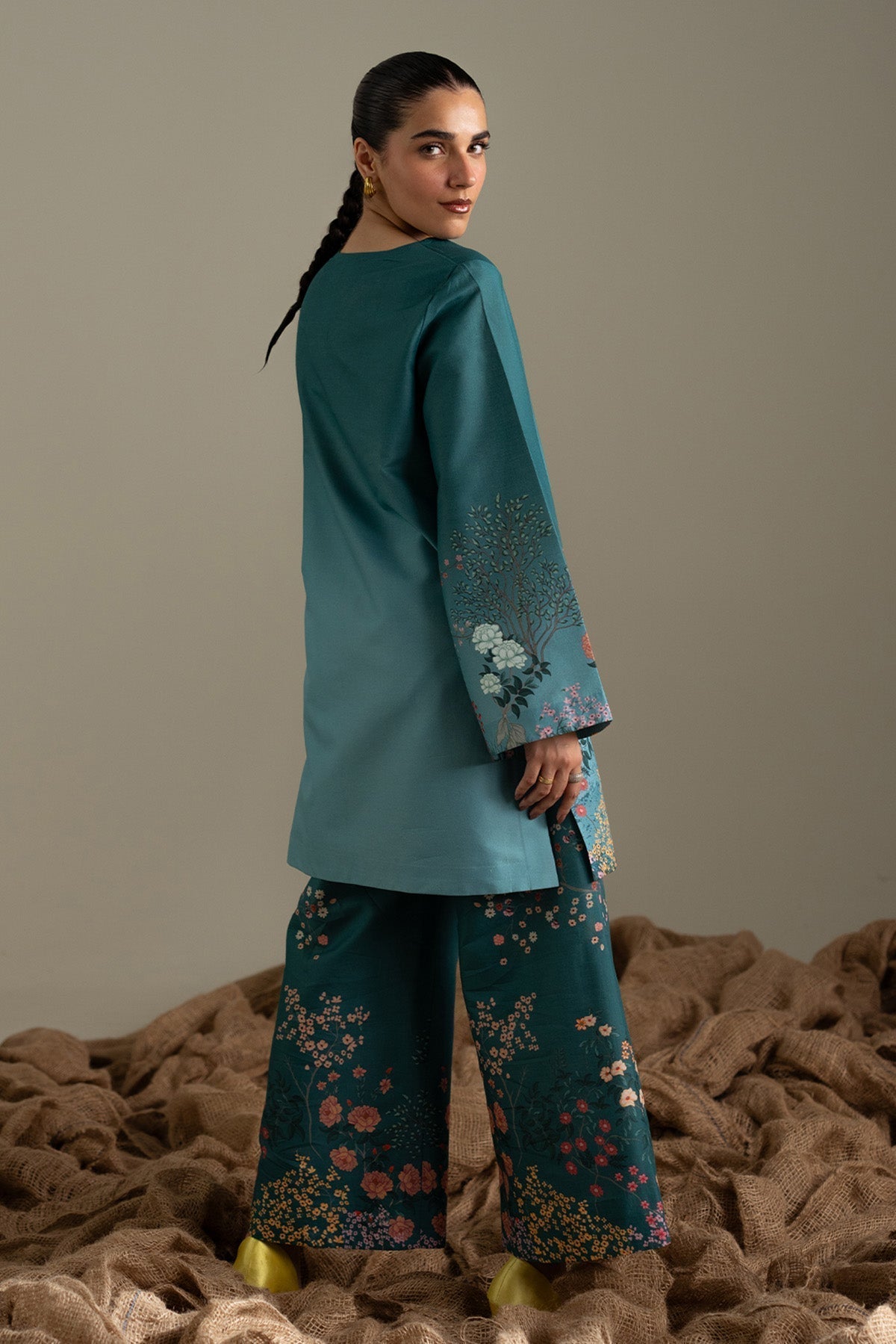 Afrozeh | Coords 25 | Frayed - House Of Hania