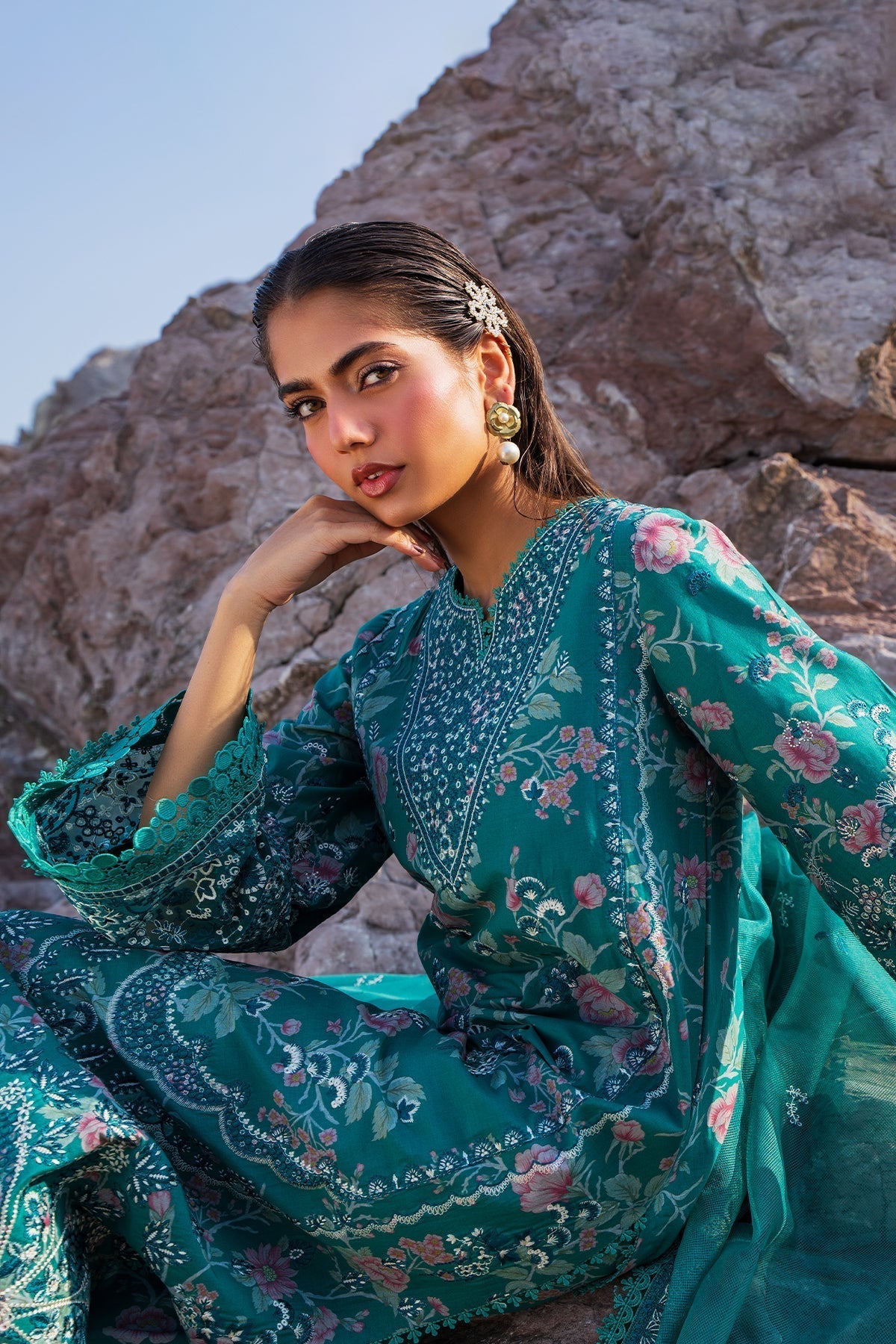 Afrozeh | Endless Summer | Plush - House Of Hania