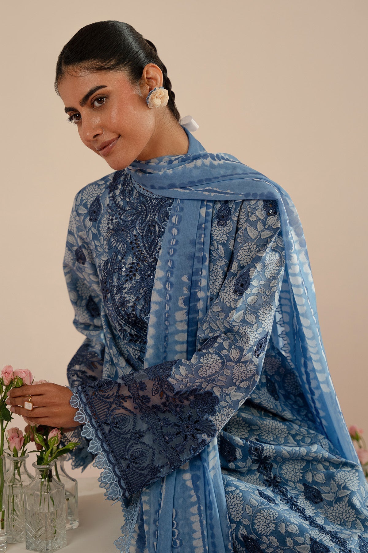Afrozeh | Floral Charm 25 | Kalina - House Of Hania