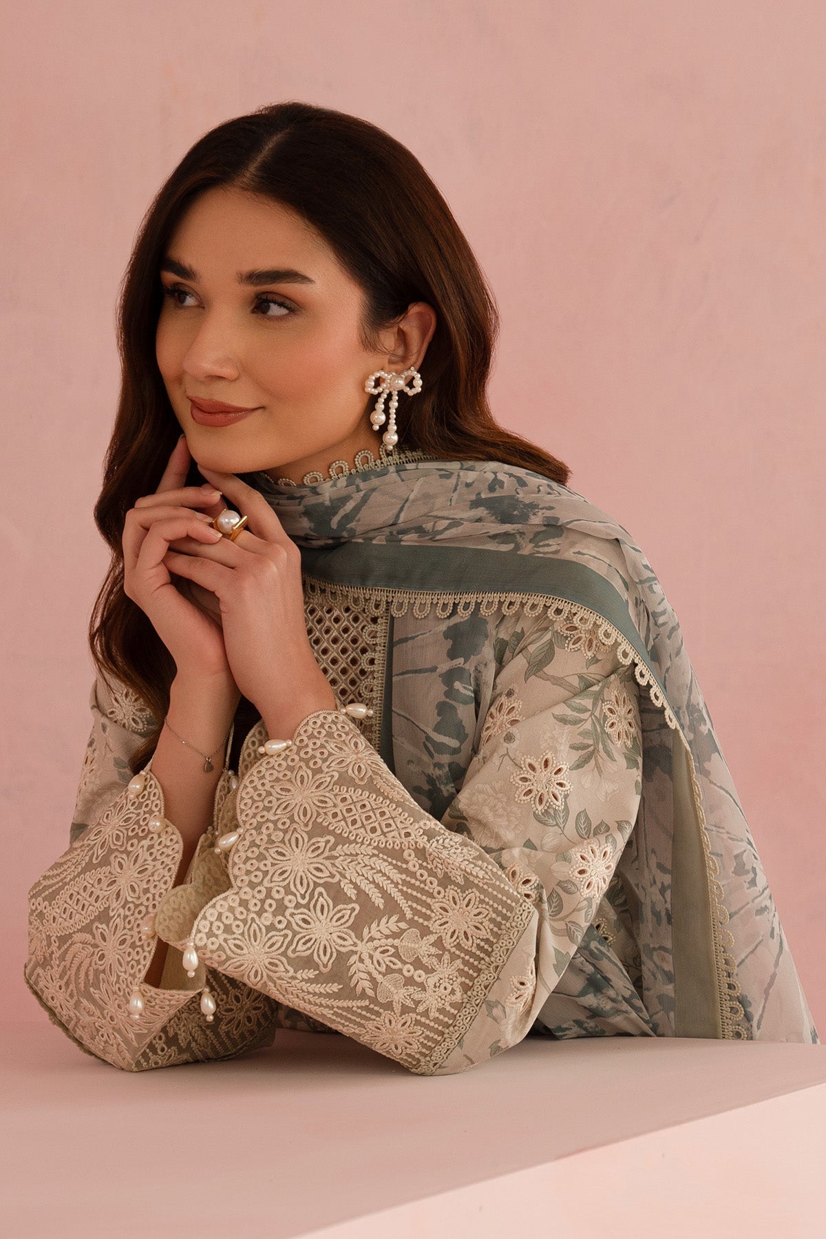 Afrozeh | Floral Charm 25 | Kylon - House Of Hania