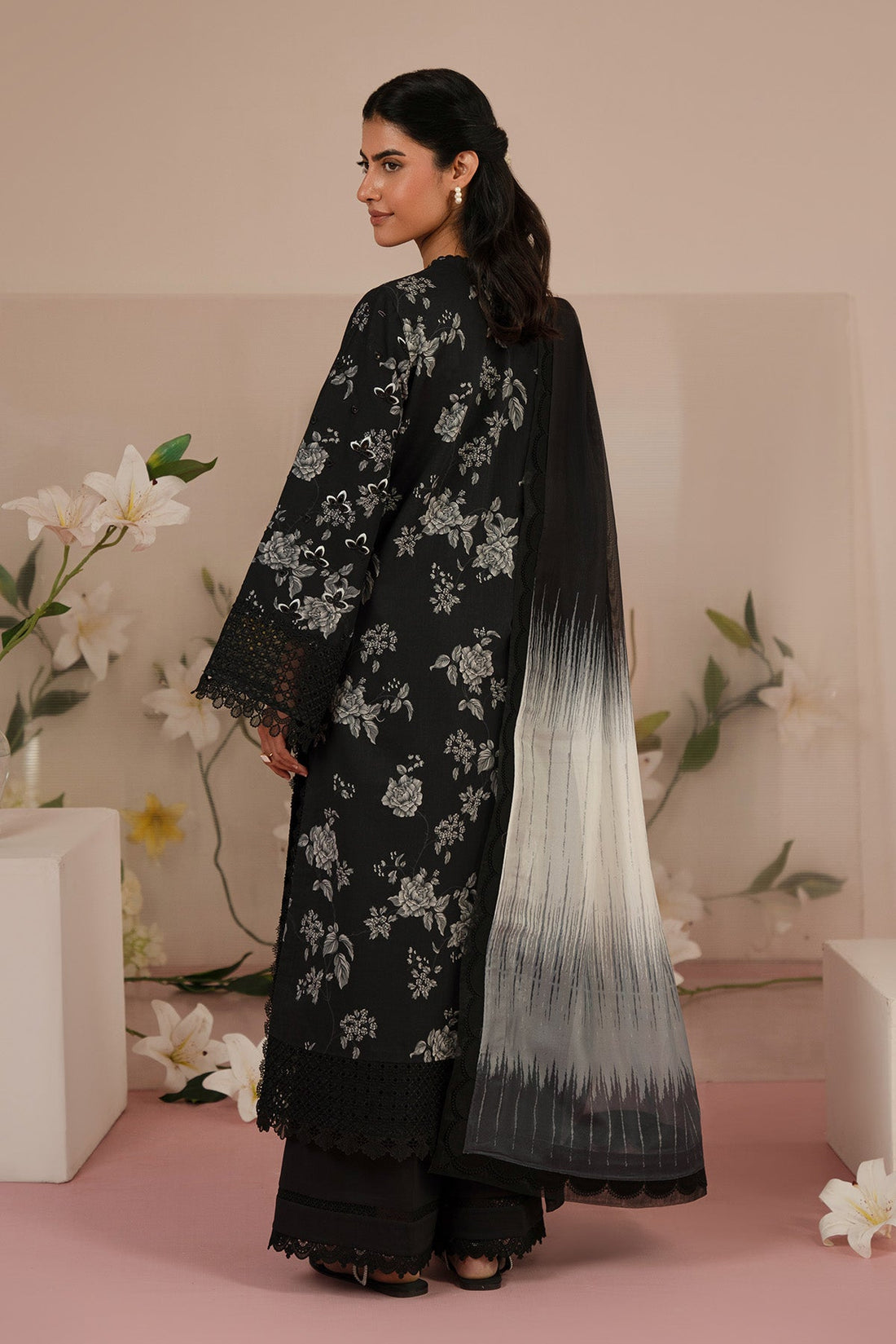 Afrozeh | Floral Charm 25 | Lupine - House Of Hania