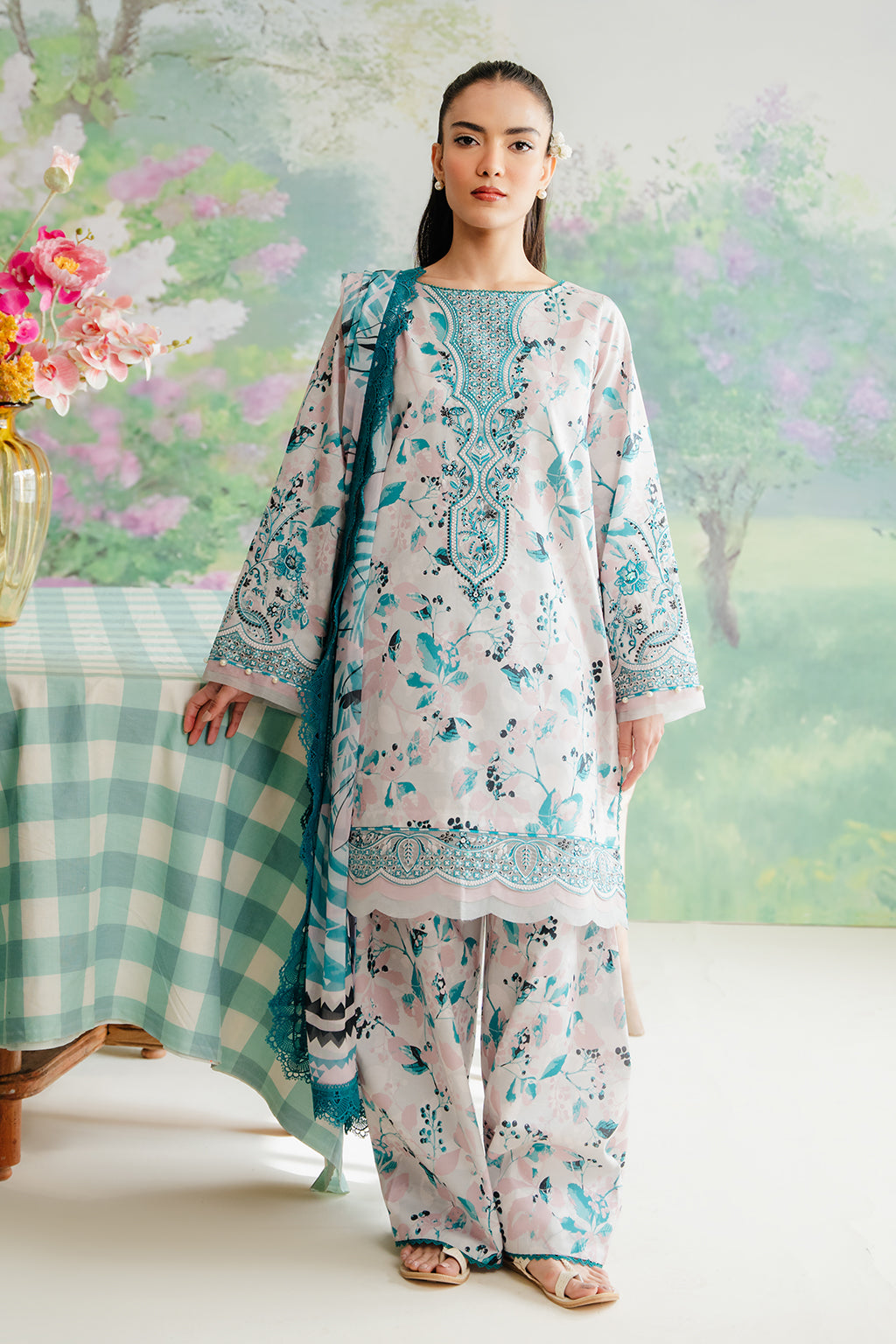 Afrozeh | The Floral Charm | Cashmere - House Of Hania