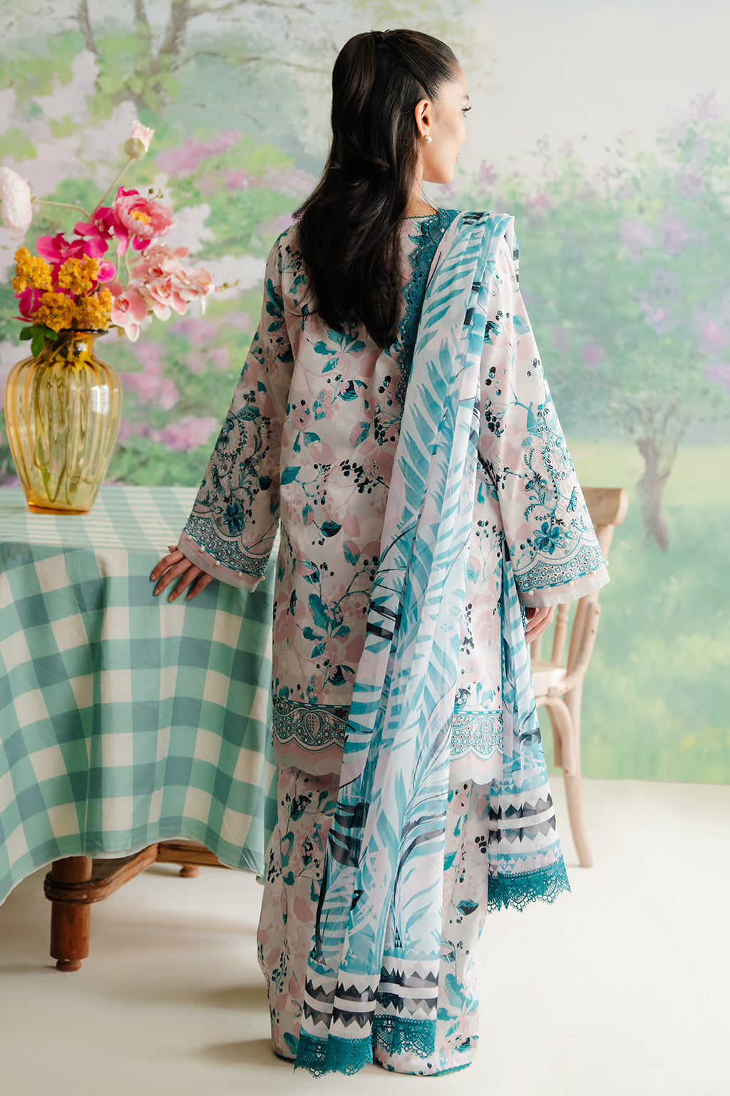 Afrozeh | The Floral Charm | Cashmere - House Of Hania