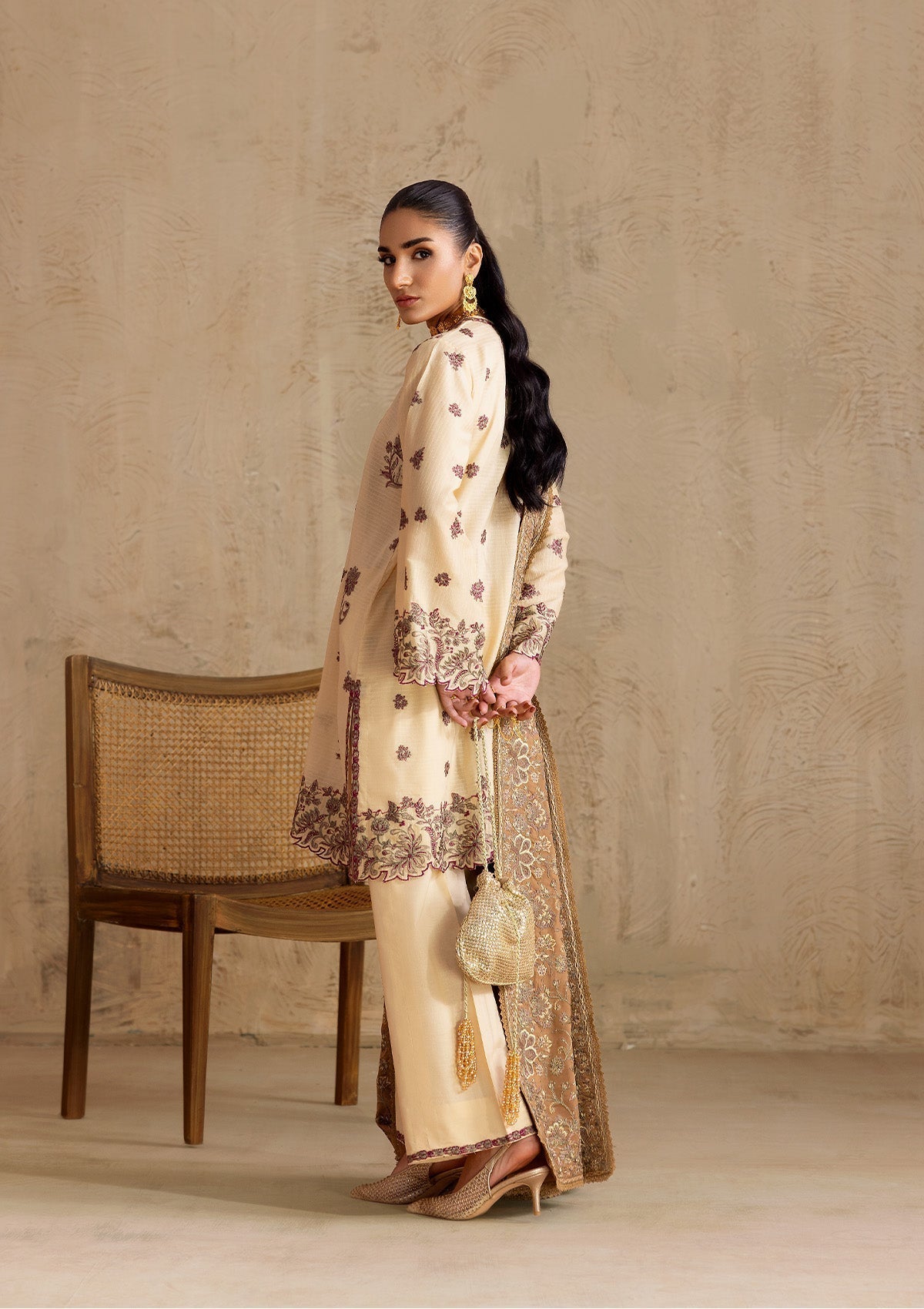 Aik Atelier | RTW 25 | LOOK 01 - House Of Hania