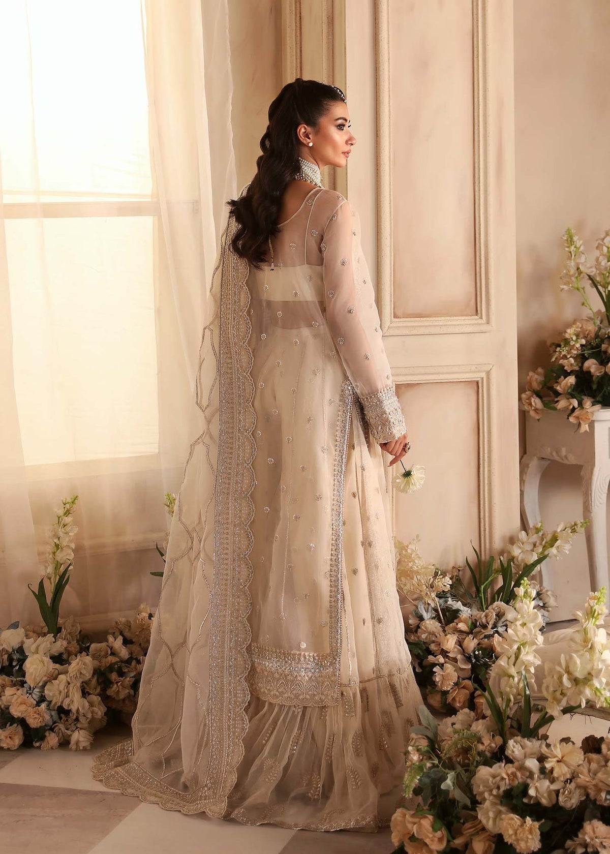 Akbar Aslam Azucena dupatta border detail