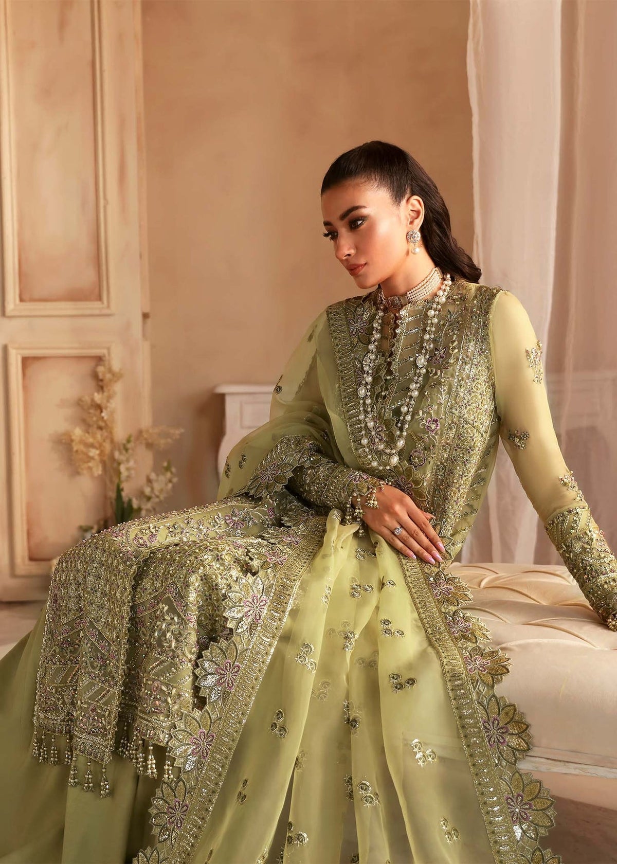 Akbar Aslam Seren embroidered neckline detail