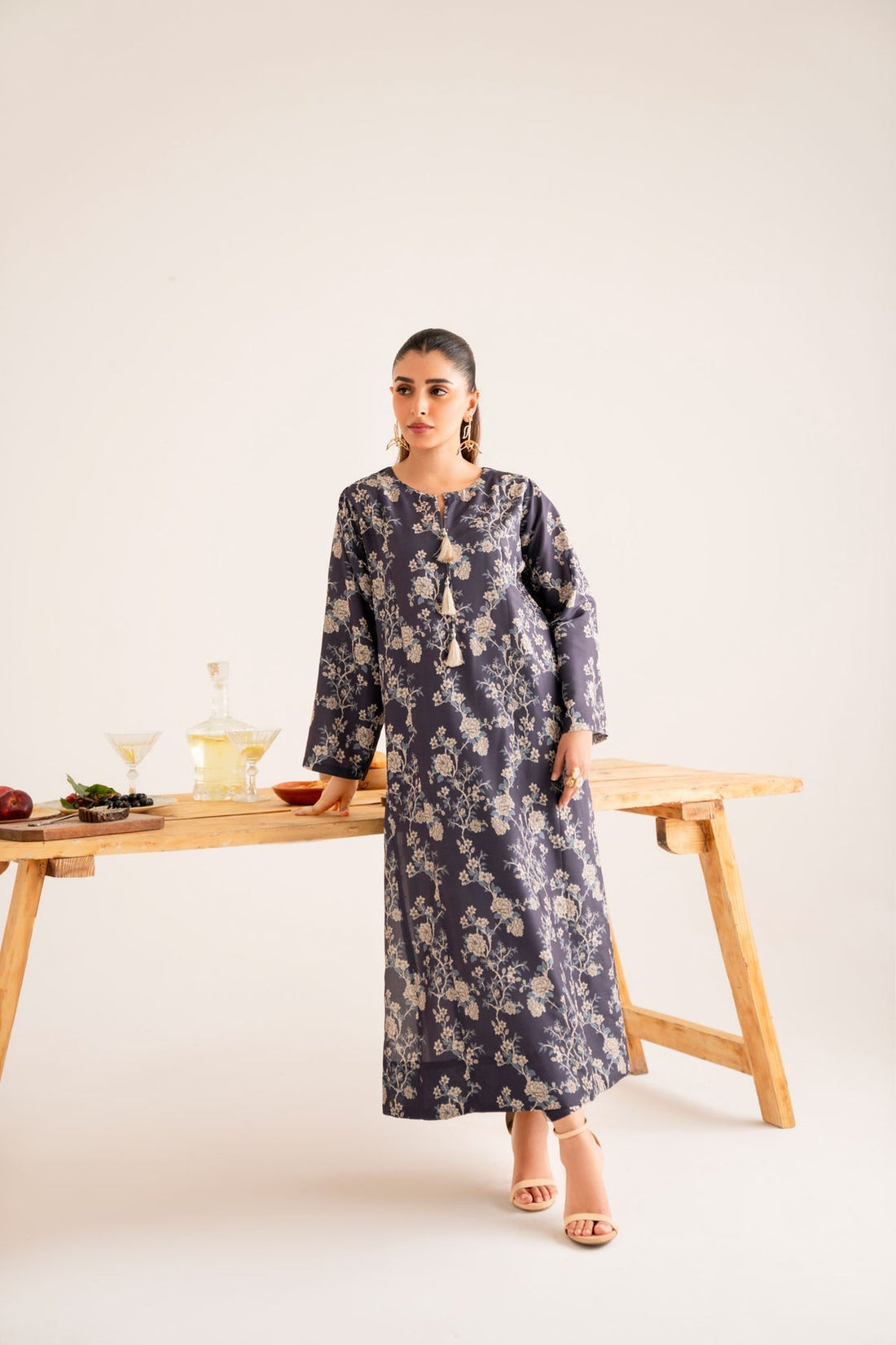 Model wearing Akbar Aslam Briar long shirt & trousers co-ord