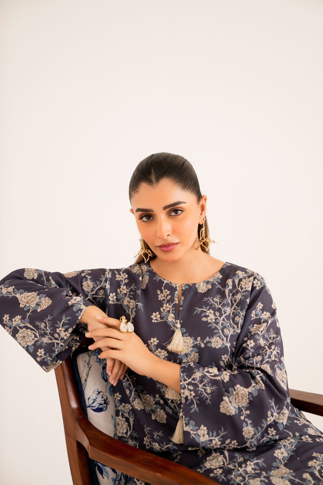 Model wearing Akbar Aslam Briar long shirt & trousers co-ord