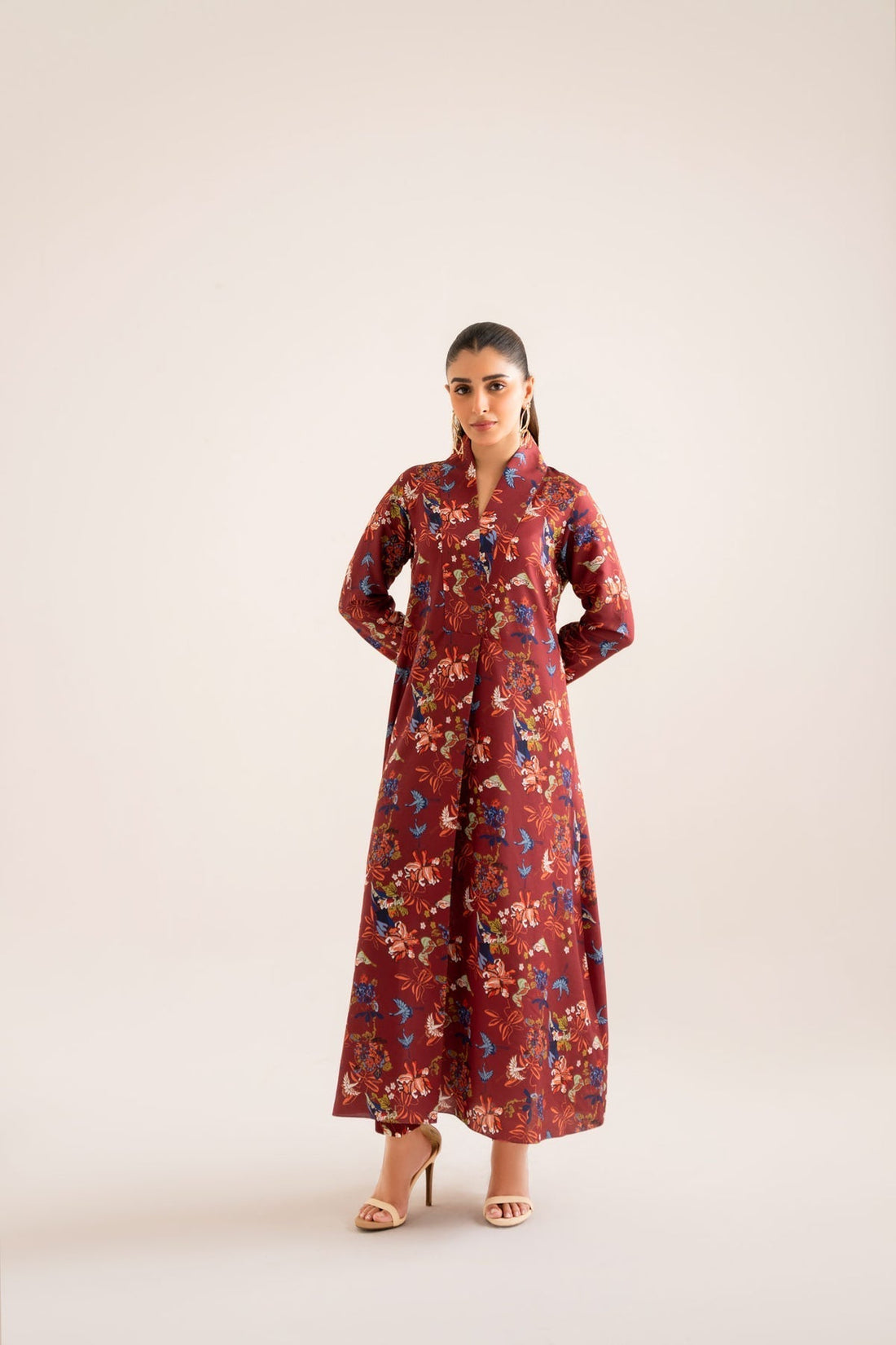 Model wearing Akbar Aslam Danozil long shirt & trousers co-ord