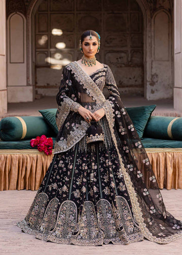 Model wearing Akbar Aslam Nehaab blouse & lehenga with dupatta