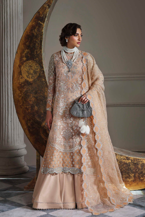 Model wearing Akbar Aslam Aabroza shirt & trousers with dupatta