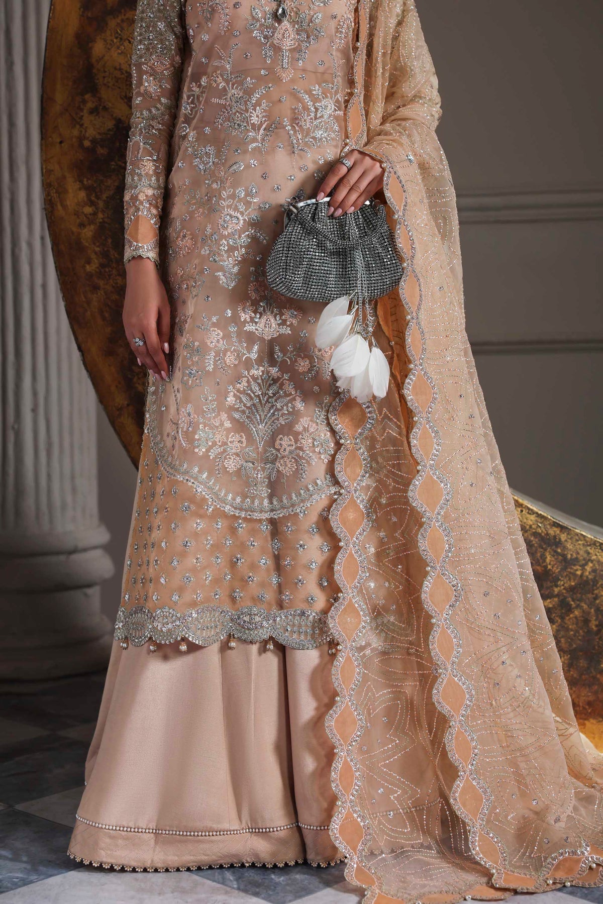 Akbar Aslam Aabroza dupatta border detail