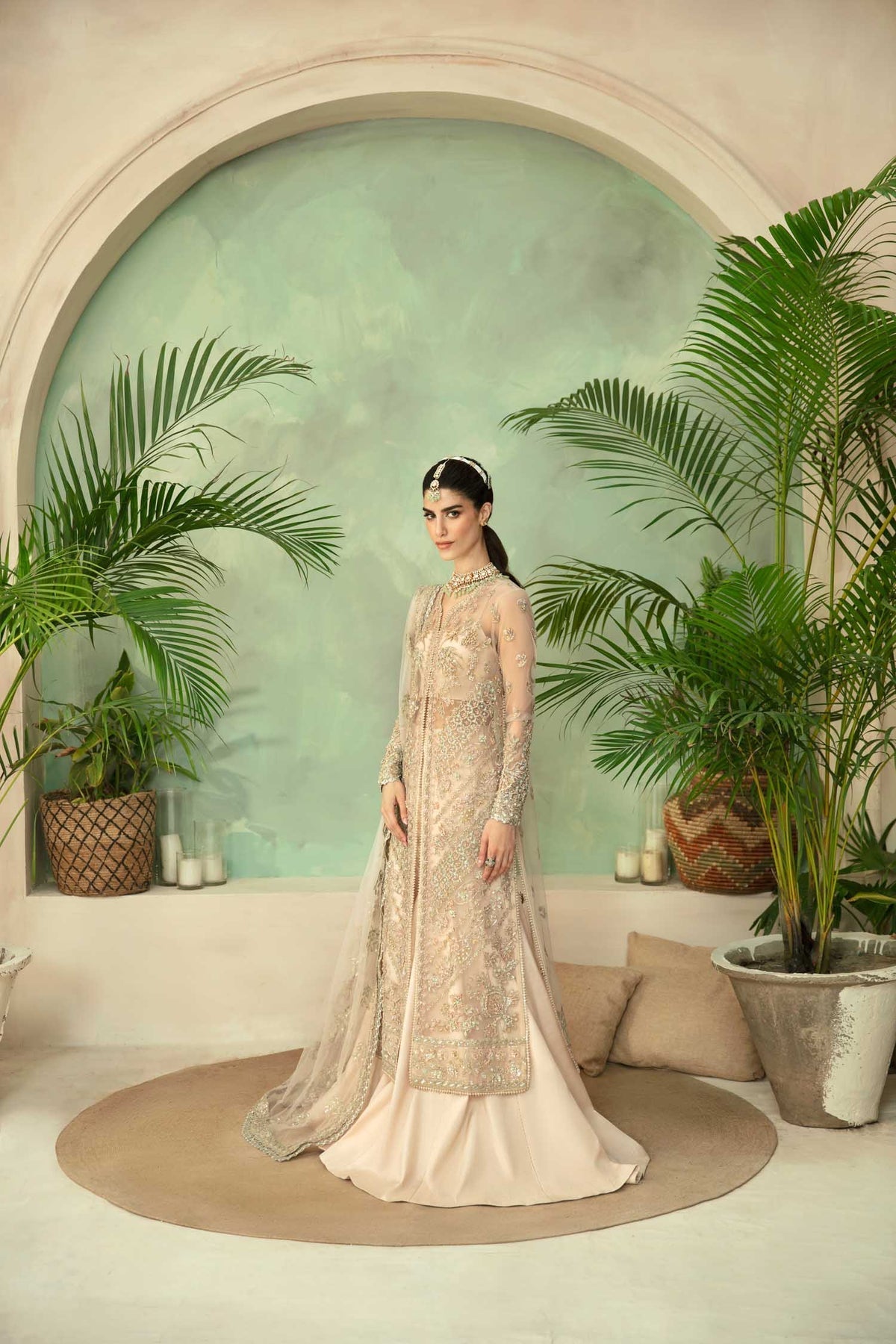 Akbar Aslam Imperia embroidered neckline detail