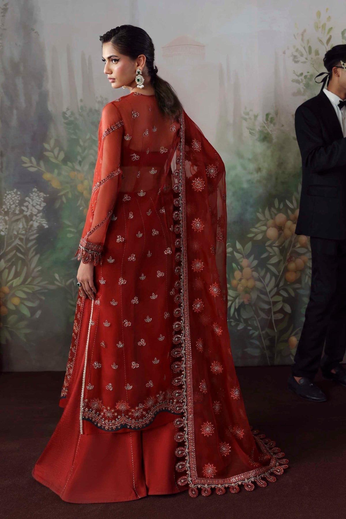 Akbar Aslam Laalroz embroidered neckline detail