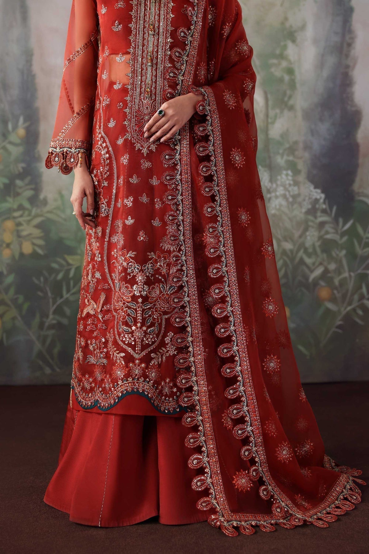 Akbar Aslam Laalroz dupatta border detail