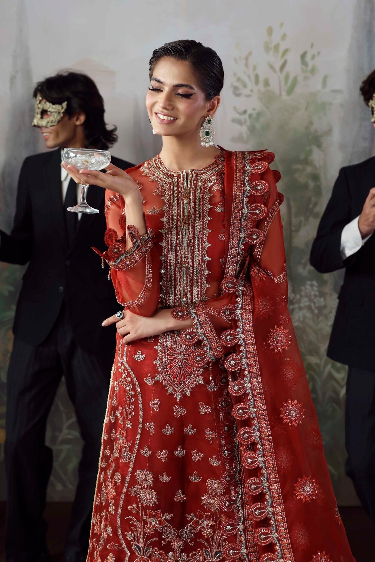 Akbar Aslam Laalroz back view