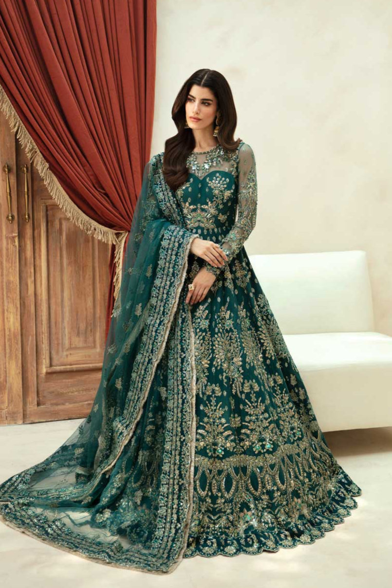 Model wearing Akbar Aslam Luxor maxi & lehenga