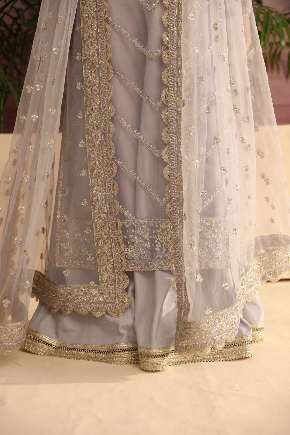Akbar Aslam Moonlit dupatta border detail