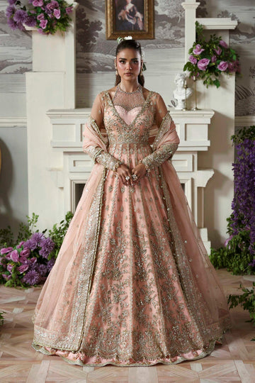 Model wearing Akbar Aslam Sanoura blouse & lehenga with dupatta