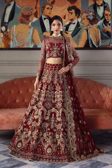 Model wearing Akbar Aslam Shahbano blouse with dupatta