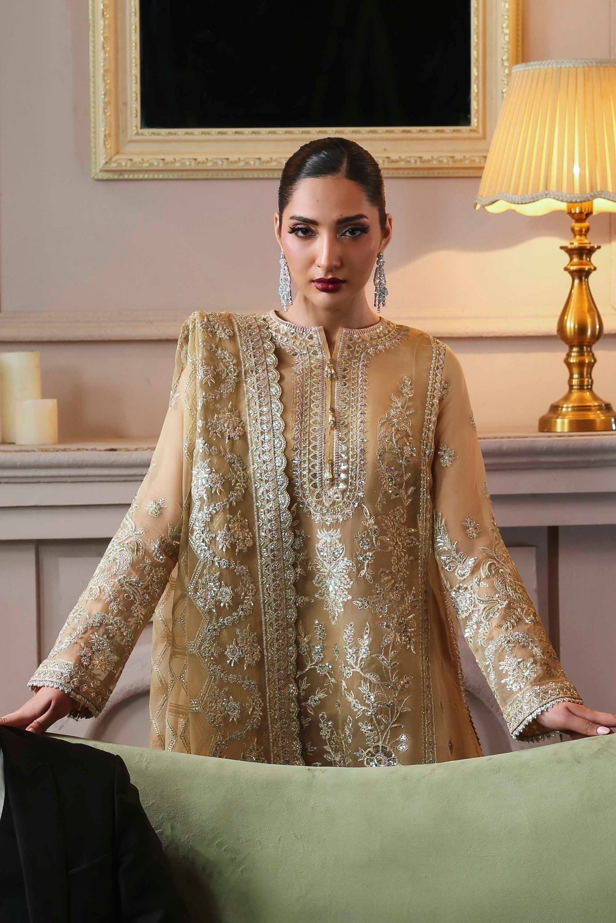 Akbar Aslam Tajmeen dupatta border detail