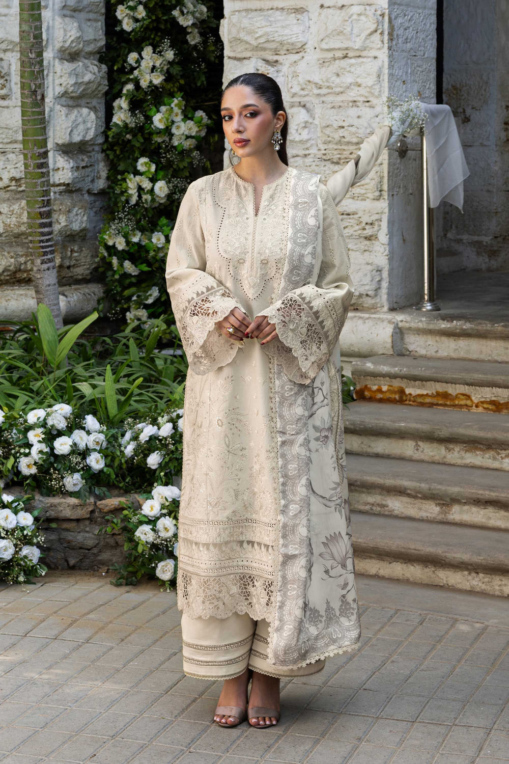 Model wearing Akbar Aslam Aurielle shirt & trousers with dupatta