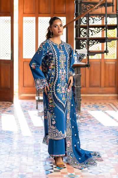 Model wearing Akbar Aslam Tarin shirt & trousers with dupatta