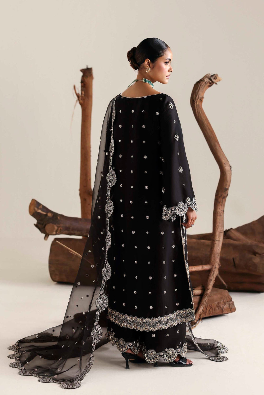 Akbar Aslam | Formal Pret | Caelis - House Of Hania