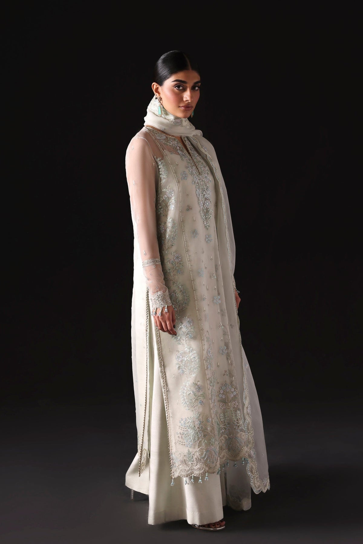 Akbar Aslam Celeste dupatta border detail
