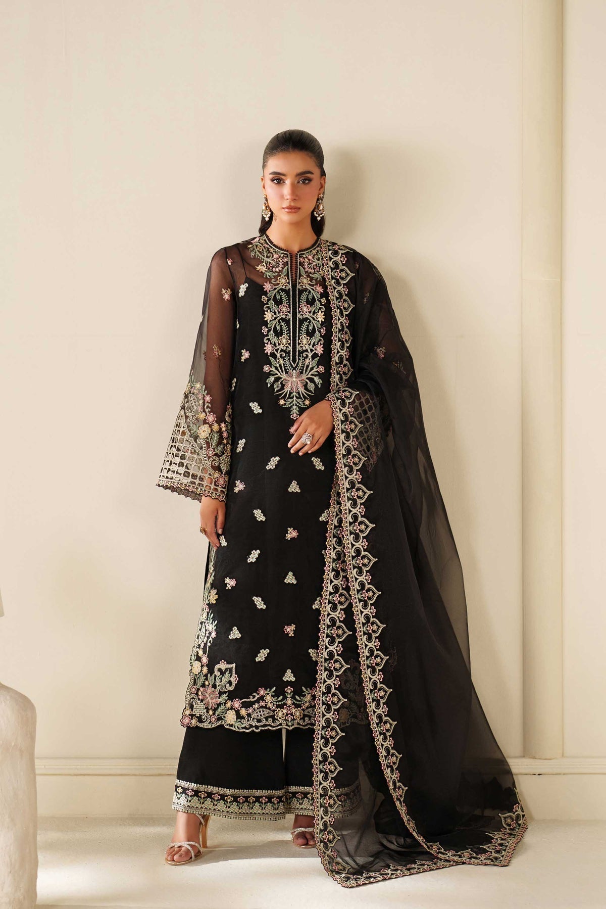 Model wearing Akbar Aslam Noir shirt & trousers with dupatta