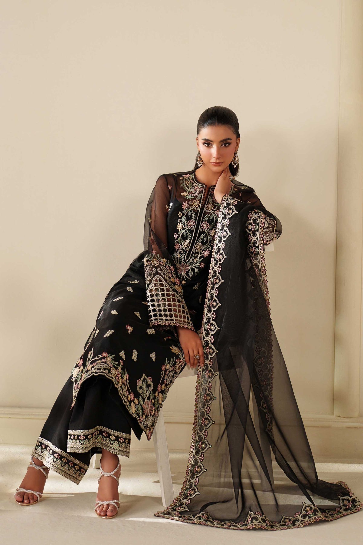 Akbar Aslam Noir additional view